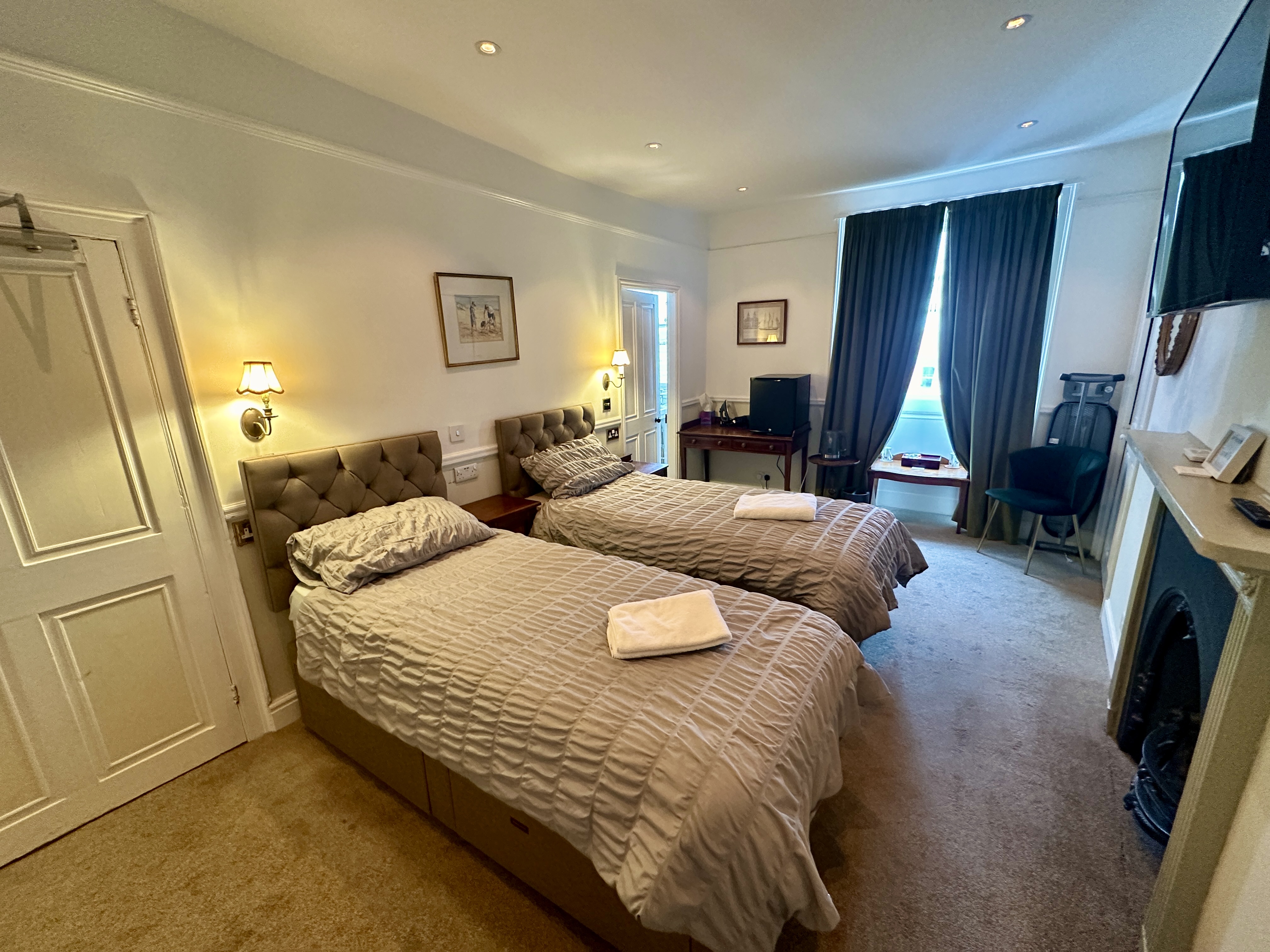 Room 3,4,7 2026- King ensuite